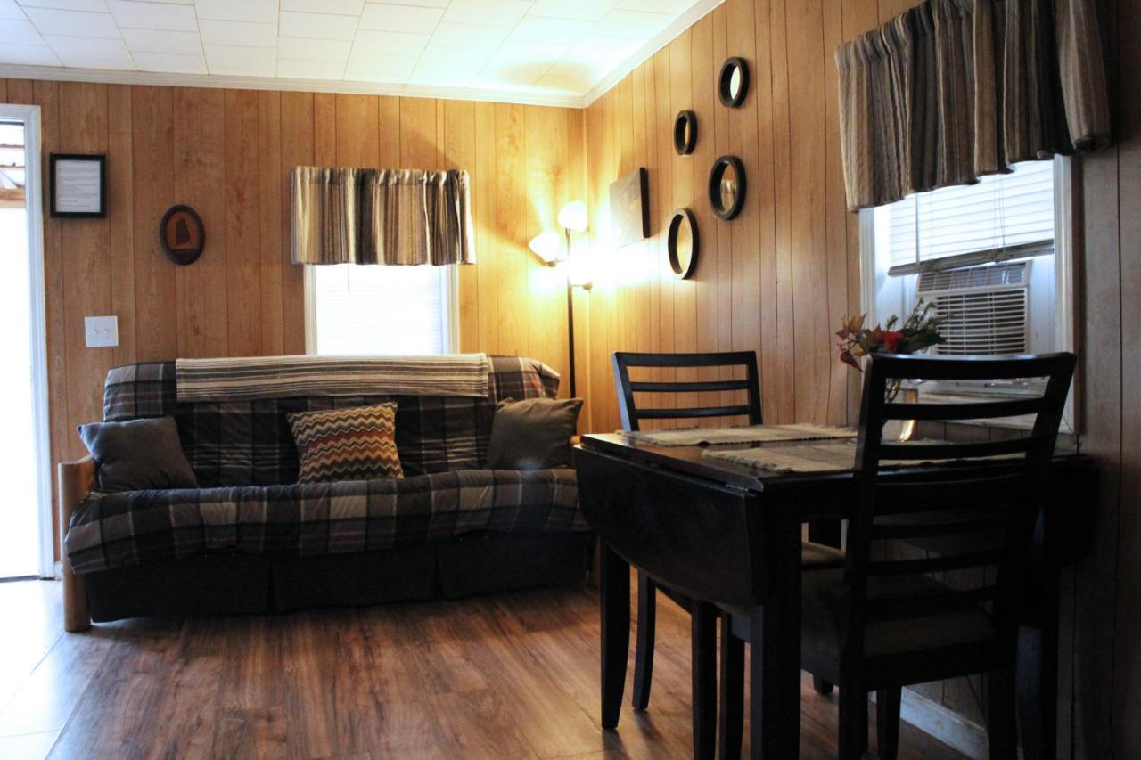 לינה וארוחת בוקר Isabel Berry Creek Cabins מראה חיצוני תמונה
