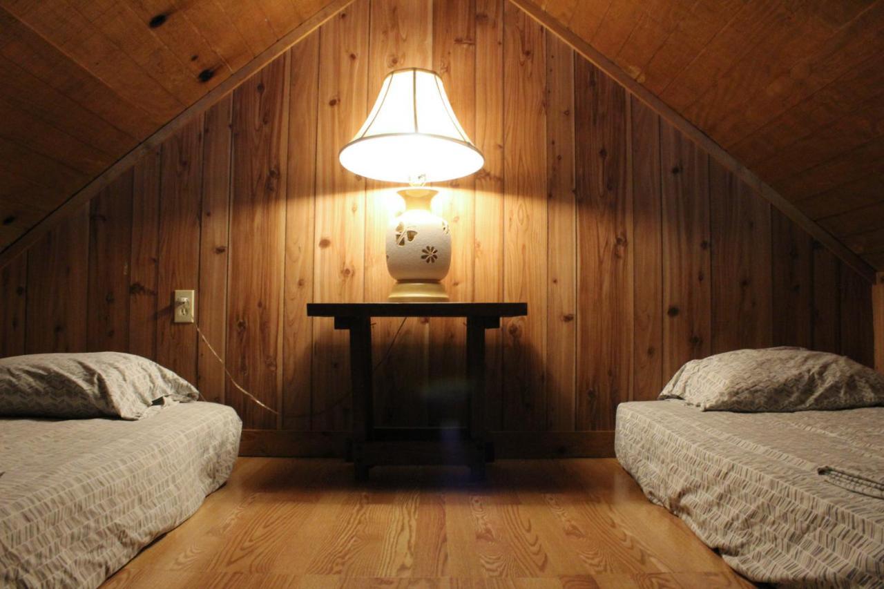 לינה וארוחת בוקר Isabel Berry Creek Cabins מראה חיצוני תמונה