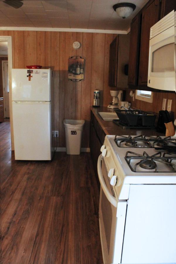 לינה וארוחת בוקר Isabel Berry Creek Cabins מראה חיצוני תמונה
