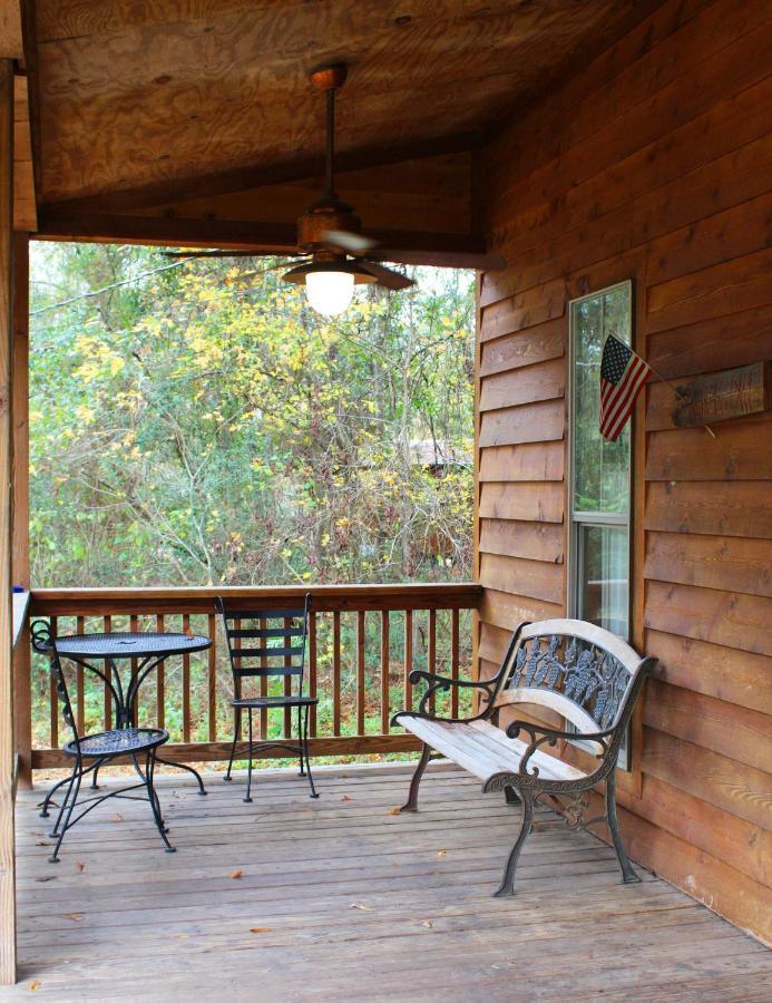 לינה וארוחת בוקר Isabel Berry Creek Cabins מראה חיצוני תמונה