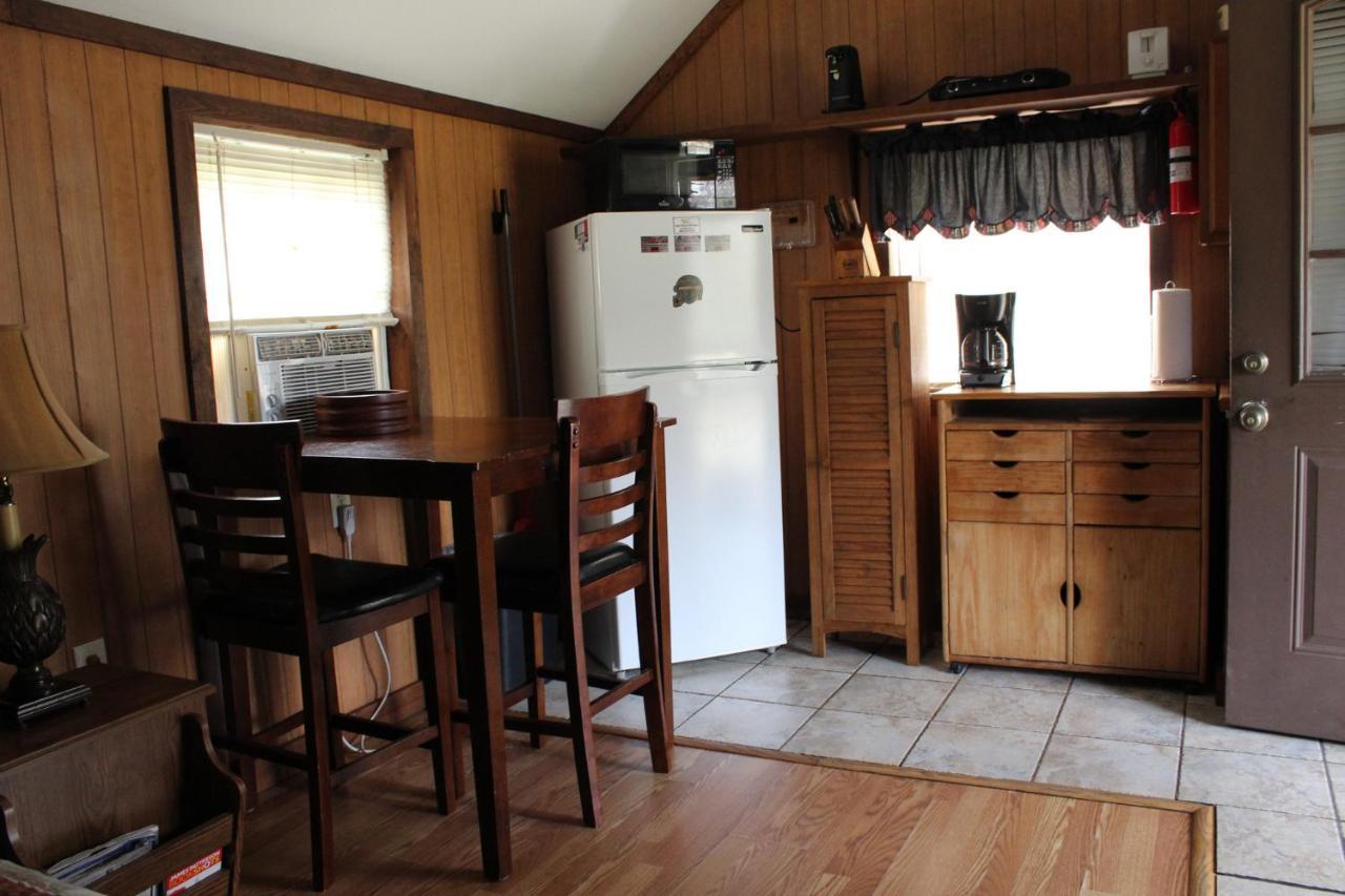 לינה וארוחת בוקר Isabel Berry Creek Cabins מראה חיצוני תמונה